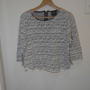 W5. Frayed bottom crop top